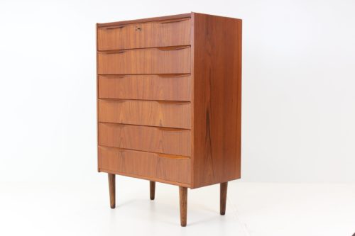 Retro Vintage CClassic Mid-Century Chest of Drawers in Teak