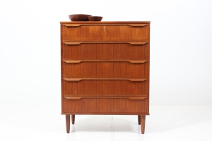 Retro Vintage Sculptured Chest of Drawers by Poul Larsen