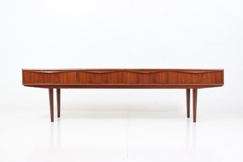 Vintage TV stand / Sideboard by E.W. Bach for Sejling Skabe